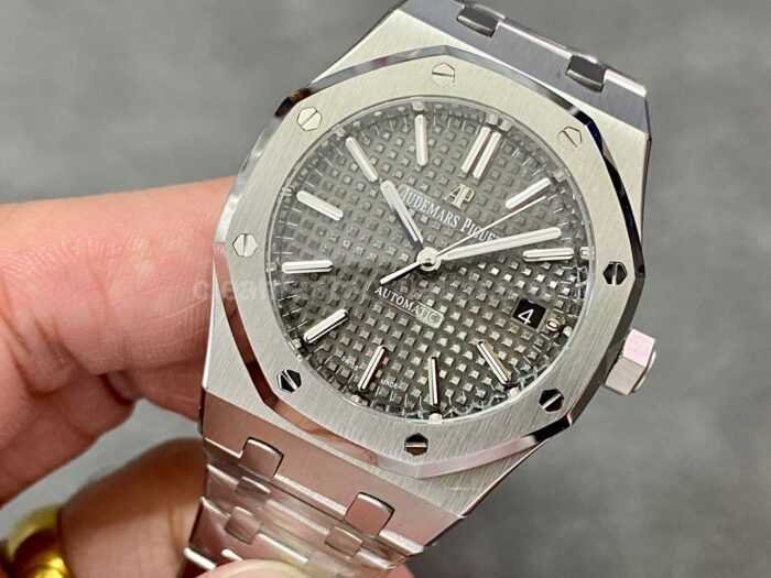 IPF Factory Audemars Piguet Royal Oak 15450ST.OO.1256ST.02 37mm Stainless Steel Grey Dial - Image 3