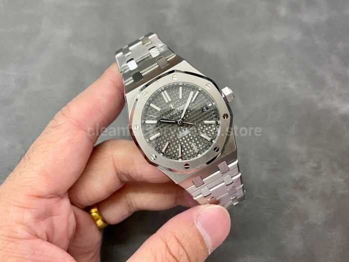IPF Factory Audemars Piguet Royal Oak 15450ST.OO.1256ST.02 37mm Stainless Steel Grey Dial - Image 4