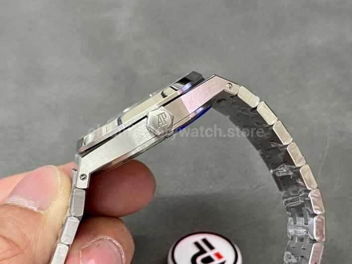 IPF Factory Audemars Piguet Royal Oak 15450ST.OO.1256ST.03 37mm Stainless Steel Blue Dial - Image 6