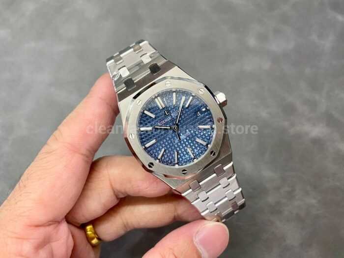 IPF Factory Audemars Piguet Royal Oak 15450ST.OO.1256ST.03 37mm Stainless Steel Blue Dial - Image 4