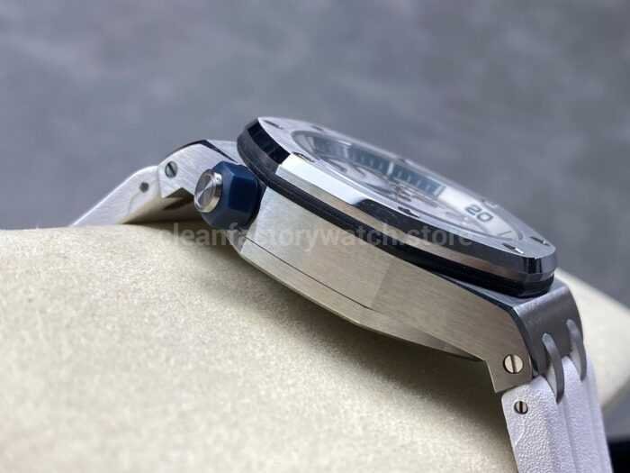 IPF Factory Audemars Piguet Royal Oak Offshore Diver 15710ST.OO.A002CA.02 42mm White Rubber Strap White Dial - Image 5