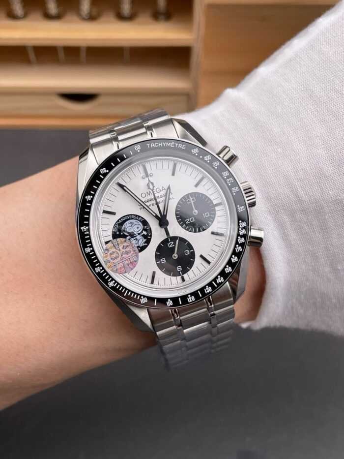 OS Factory Omega Speedmaster Silver Snoopy Award 310.32.42.50.02.001 42mm Full Steel Black Ceramic White Dial - Image 4
