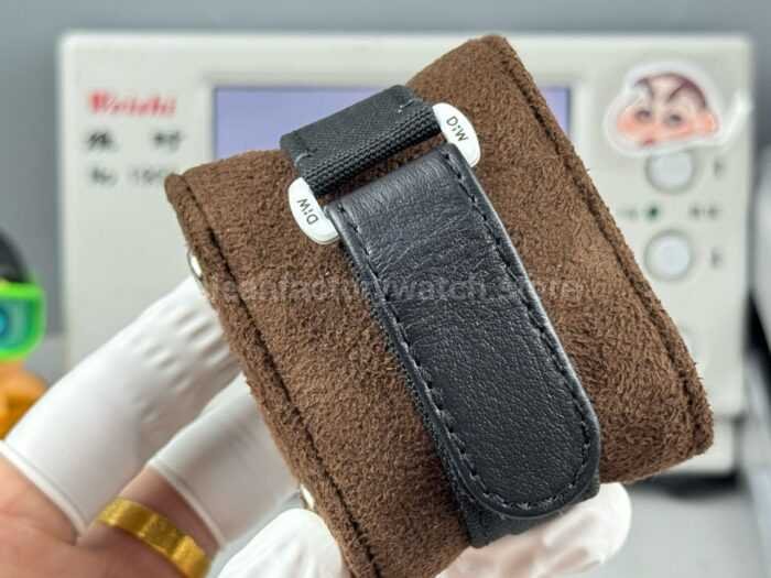 TW Factory Rolex Daytona 116500 40mm White Carbon Fiber Black Canvas Strap Black Dial - Image 9