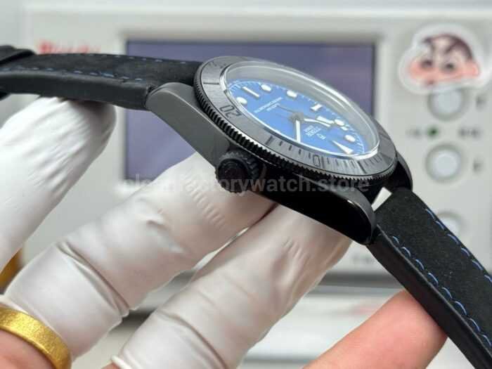 TW Factory Tudor Black Bay 79210C 41mm Leather Strap Blue Dial - Image 7