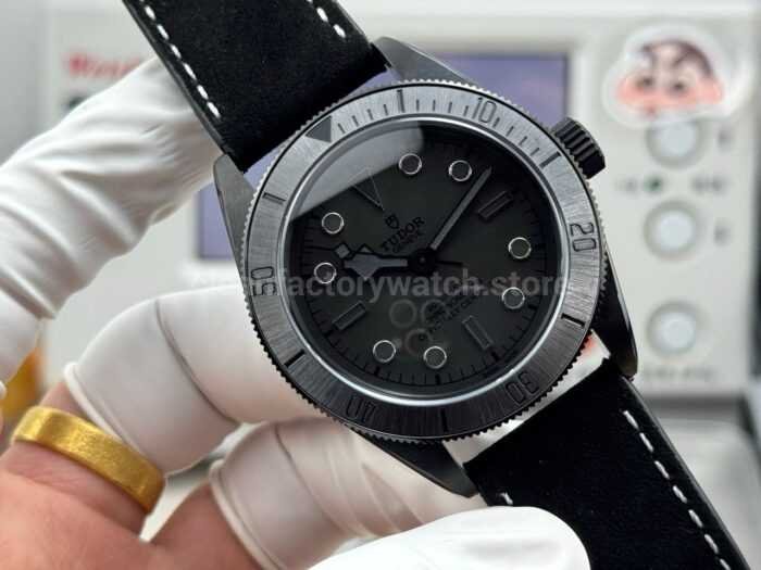 TW Factory Tudor Black Bay 79210CNU 41mm Leather Strap Black DLC-coated Black Dial - Image 4