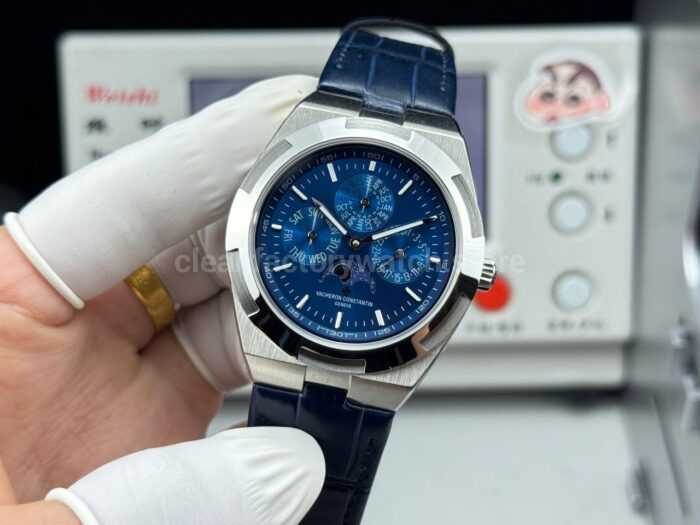 TW Factory Vacheron Constantin Overseas Perpetual Calendar 4300V220G-B945 41.5mm White Gold Leather Strap Blue Dial - Image 5
