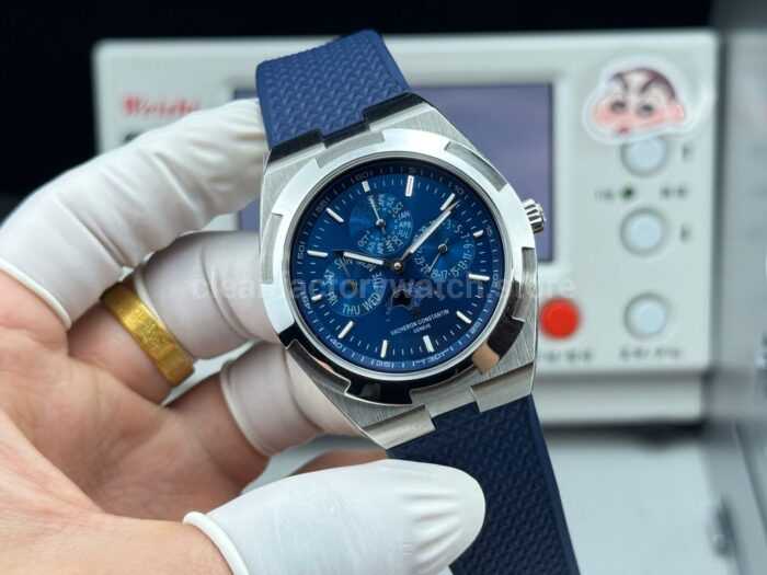 TW Factory Vacheron Constantin Overseas Perpetual Calendar 4300V220G-B945 41.5mm White Gold Rubber Strap Blue Dial - Image 4