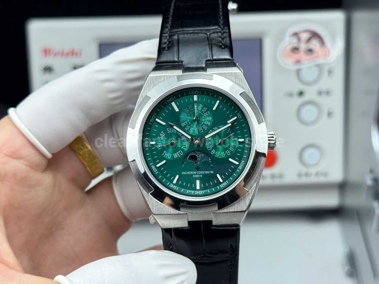 TW Factory Vacheron Constantin Overseas Perpetual Calendar 4300V 41.5mm Leather Strap Green Dial