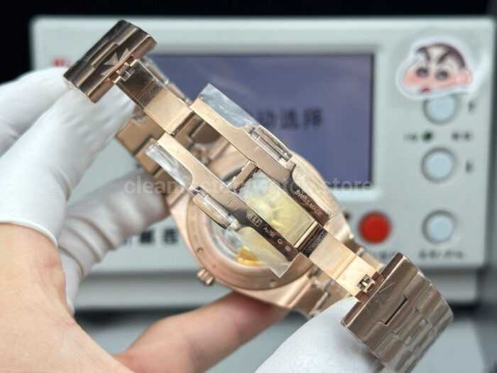 TW Factory Vacheron Constantin Overseas Perpetual Calendar 4300V120R-B064 41.5mm Full Rose Gold Silver Dial - Image 9