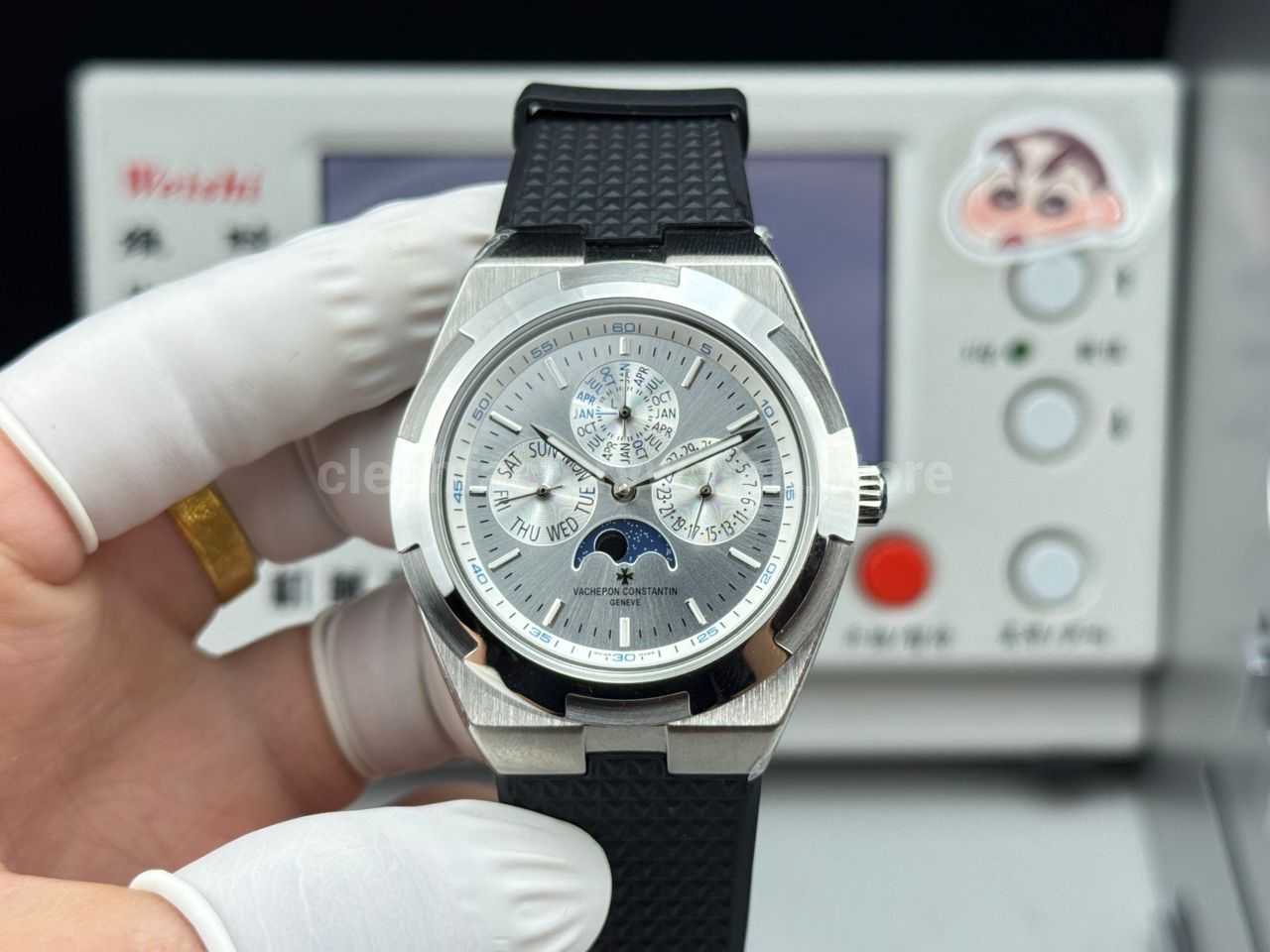 TW Factory Vacheron Constantin Overseas Perpetual Calendar 4300V 41.5mm Rubber Strap Silver Dial