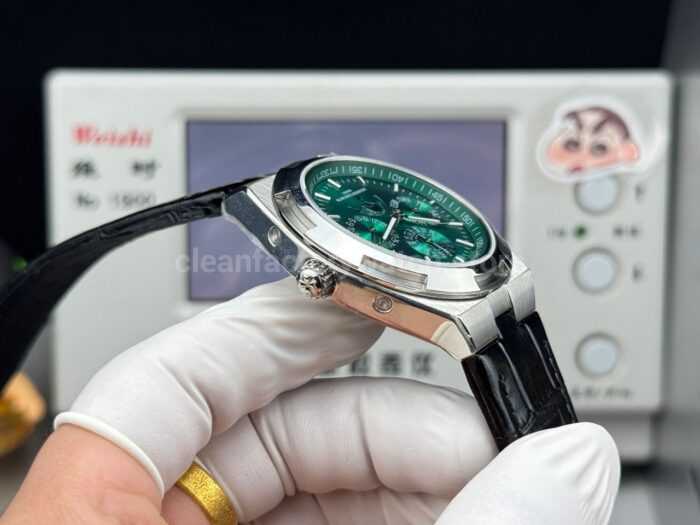 TW Factory Vacheron Constantin Overseas Perpetual Calendar 4300V 41.5mm Leather Strap Green Dial - Image 7