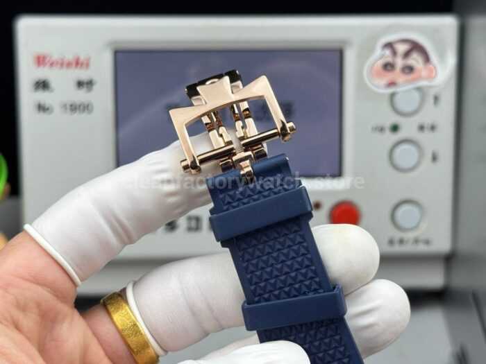 TW Factory Vacheron Constantin Overseas Perpetual Calendar 4300V000R-B509 41.5mm Rose Gold Rubber Strap Blue Dial - Image 9
