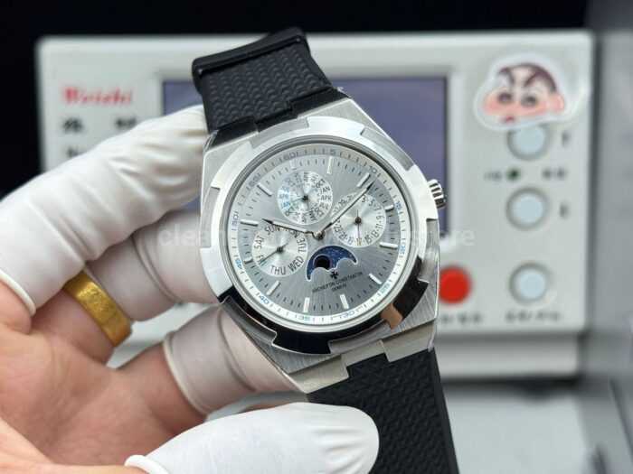 TW Factory Vacheron Constantin Overseas Perpetual Calendar 4300V 41.5mm Rubber Strap Silver Dial - Image 4