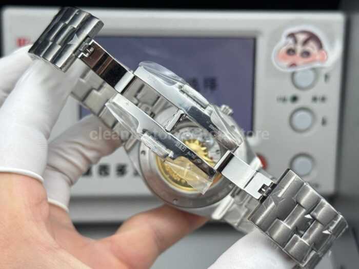 TW Factory Vacheron Constantin Overseas Perpetual Calendar 4300V220G-B945 41.5mm White Gold Blue Dial - Image 9