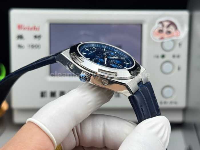 TW Factory Vacheron Constantin Overseas Perpetual Calendar 4300V220G-B945 41.5mm White Gold Leather Strap Blue Dial - Image 7