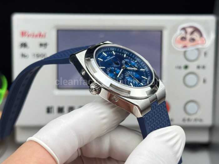 TW Factory Vacheron Constantin Overseas Perpetual Calendar 4300V220G-B945 41.5mm White Gold Rubber Strap Blue Dial - Image 7