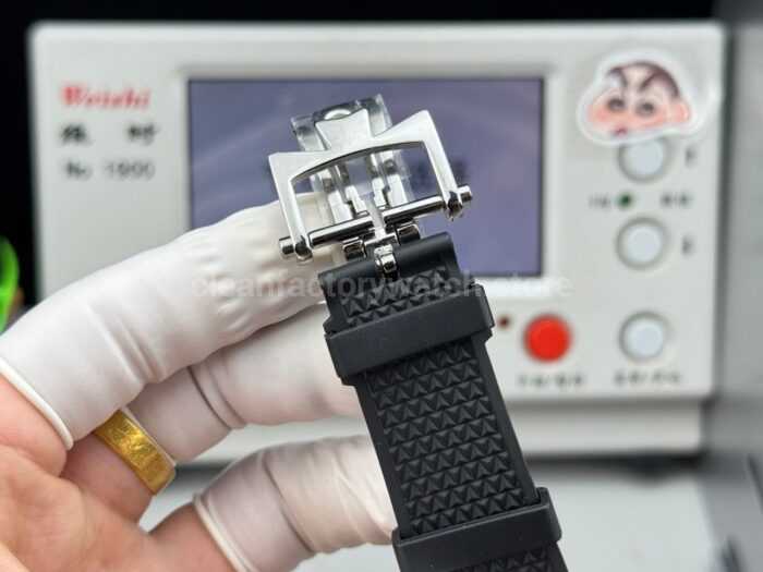 TW Factory Vacheron Constantin Overseas Perpetual Calendar 4300V 41.5mm Rubber Strap Silver Dial - Image 9