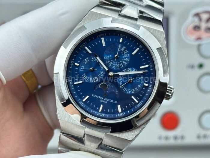 TW Factory Vacheron Constantin Overseas Perpetual Calendar 4300V220G-B945 41.5mm White Gold Blue Dial - Image 3
