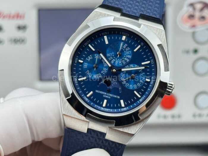 TW Factory Vacheron Constantin Overseas Perpetual Calendar 4300V220G-B945 41.5mm White Gold Rubber Strap Blue Dial - Image 3