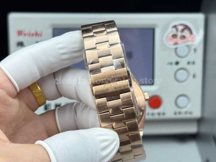 TW Factory Vacheron Constantin Overseas Perpetual Calendar 4300V000R-B509 41.5mm Full Rose Gold Blue Dial - Image 9