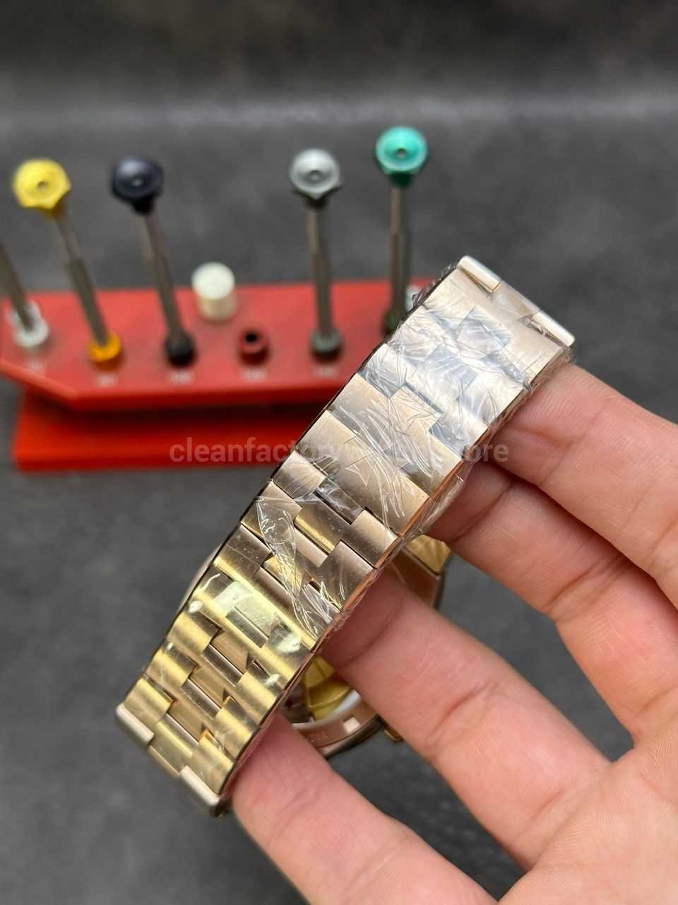 Vacheron Overseas 4500V rubber strap daily wear guide