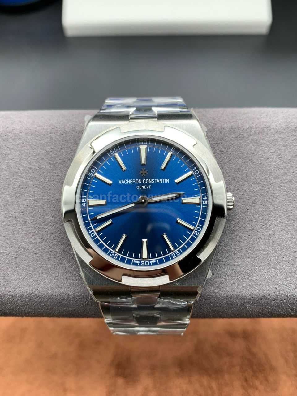 8F Factory Vacheron Constantin Overseas 2000V 40mm Full White Gold Blue Dial