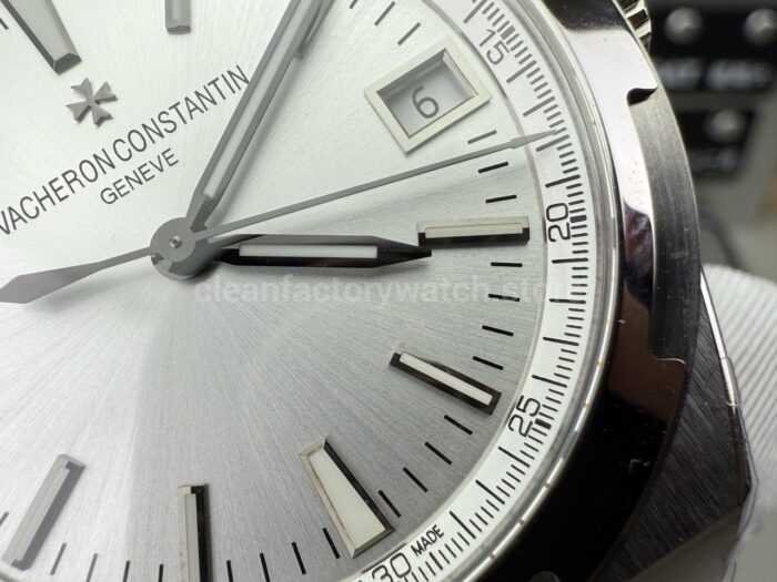 8F Factory Vacheron Constantin Overseas 4500V/000R-B127 41mm Black Rubber Strap Silver Dial - Image 5