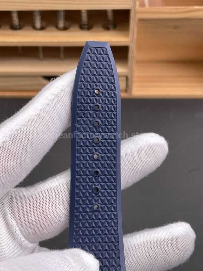 8F Factory Vacheron Constantin Overseas 4500V/210R-B705 41mm Rose Gold Rubber Strap Blue Dial - Image 9