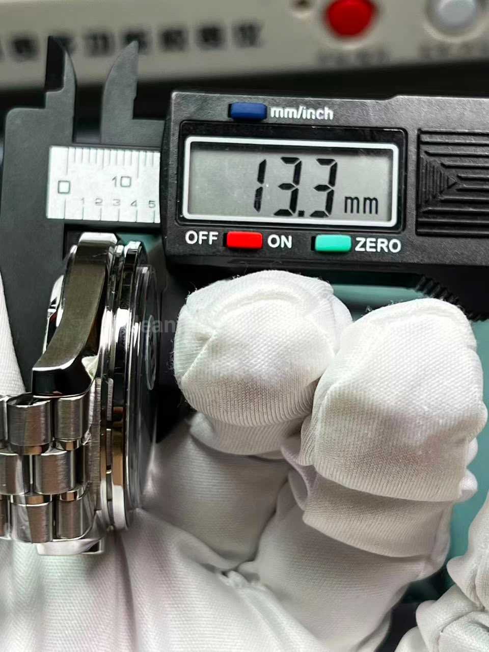 N1 Factory Omega Speedmaster Professional Moonwatch QC Test 3 N1 Factory Omega Speedmaster Professional Moonwatch 13.3mm thickness measurement