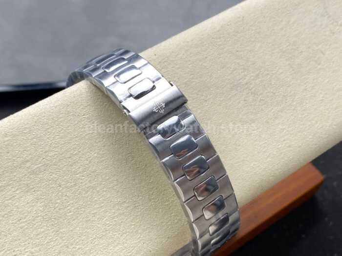 TW Factory Patek Philippe Nautilus 5726/1A-014 40mm Full Steel Diamond Bezel Blue Dial - Image 9
