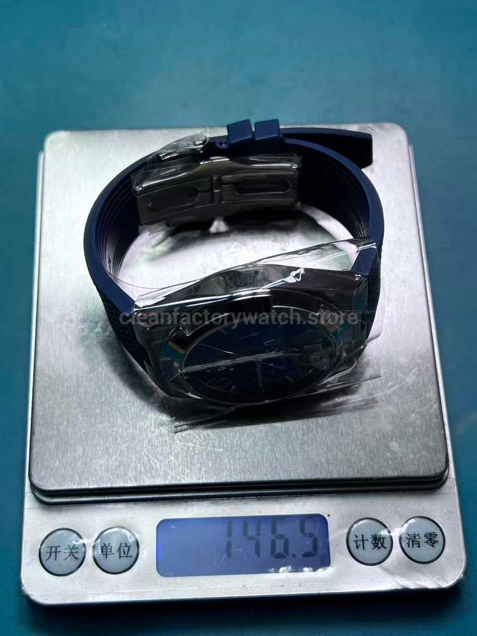 8F Factory VC Overseas Chronograph 5500V 146.5g Weight Measurement
