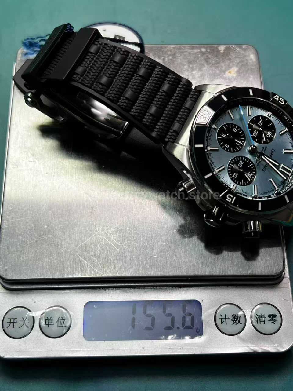 BLS Factory Breitling Chronomat B01 155.6g Weight Measurement