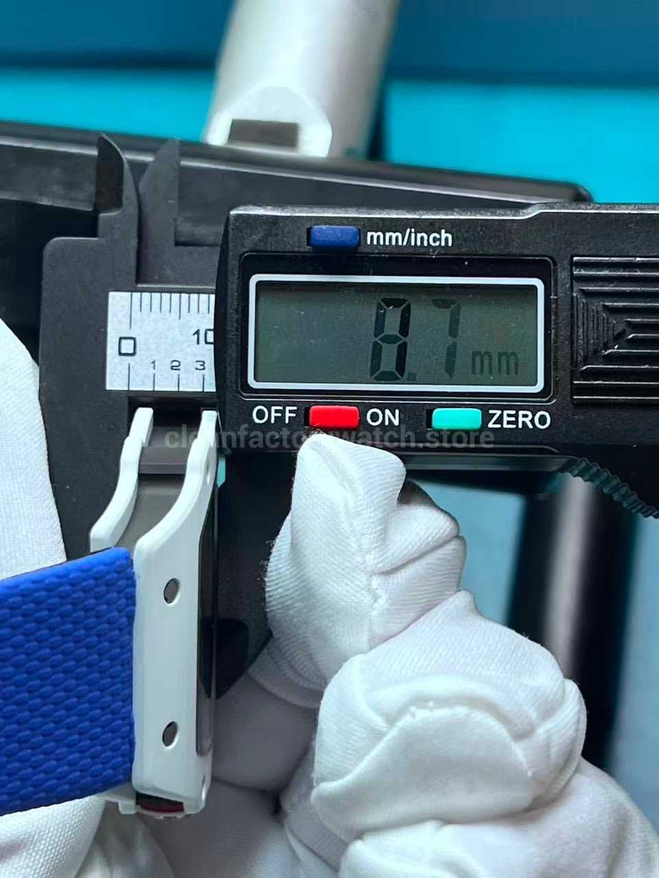 RM 67 02 White Ceramic 8.7mm Thickness Measurement