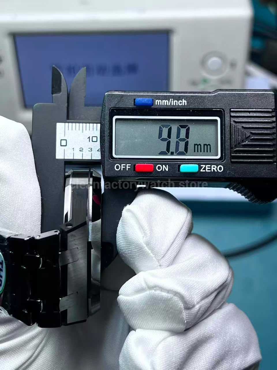 THB Factory AP Royal Oak 15416CE 9.8mm Thickness Measurement