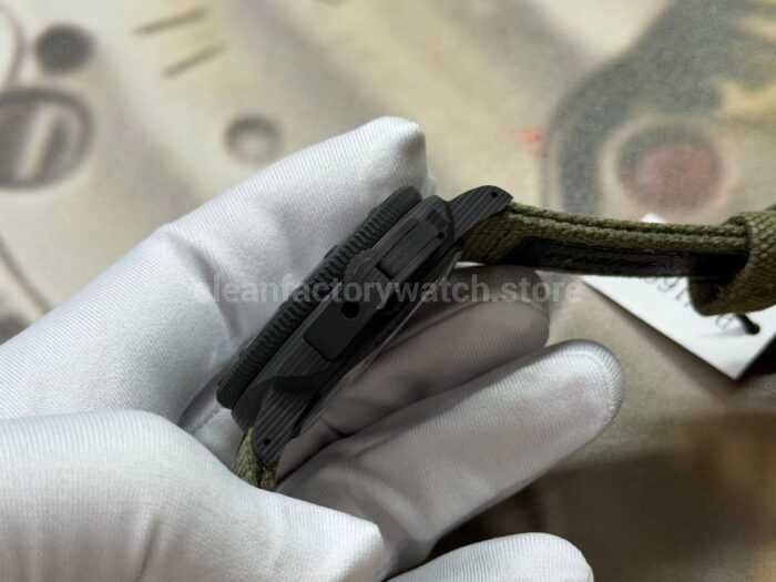 VS Factory Panerai Submersible PAM1698 44mm Carbon Fiber Canvas Strap Green Dial - Image 6