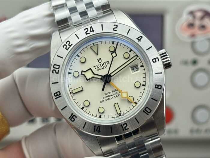 3C Factory Tudor Black Bay Pro 79470 39mm Full Steel White Dial Jubilee - Image 4