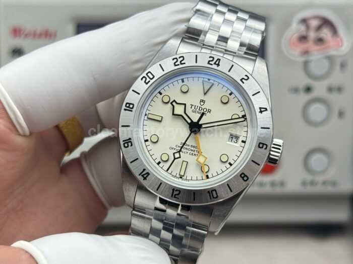 3C Factory Tudor Black Bay Pro 79470 39mm Full Steel White Dial Jubilee - Image 3