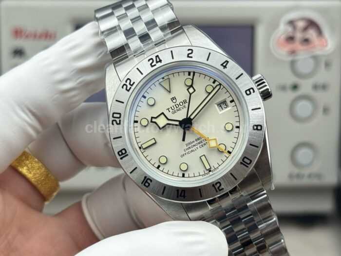 3C Factory Tudor Black Bay Pro 79470 39mm Full Steel White Dial Jubilee - Image 2