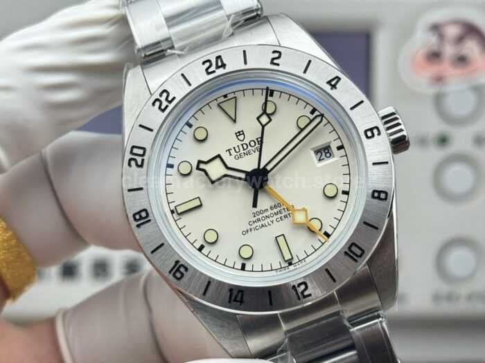 3C Factory Tudor Black Bay Pro M79470-0004 39mm Full Steel White Dial - Image 4
