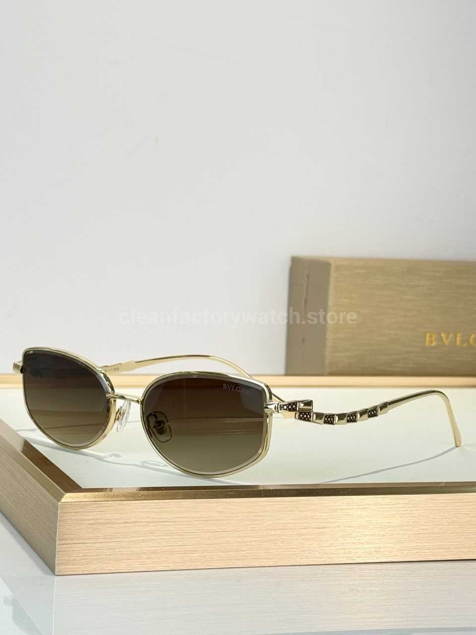 Bottega Veneta 5G587 Square Sunglasses | Light Gold Frame & Brown Gradient Lenses