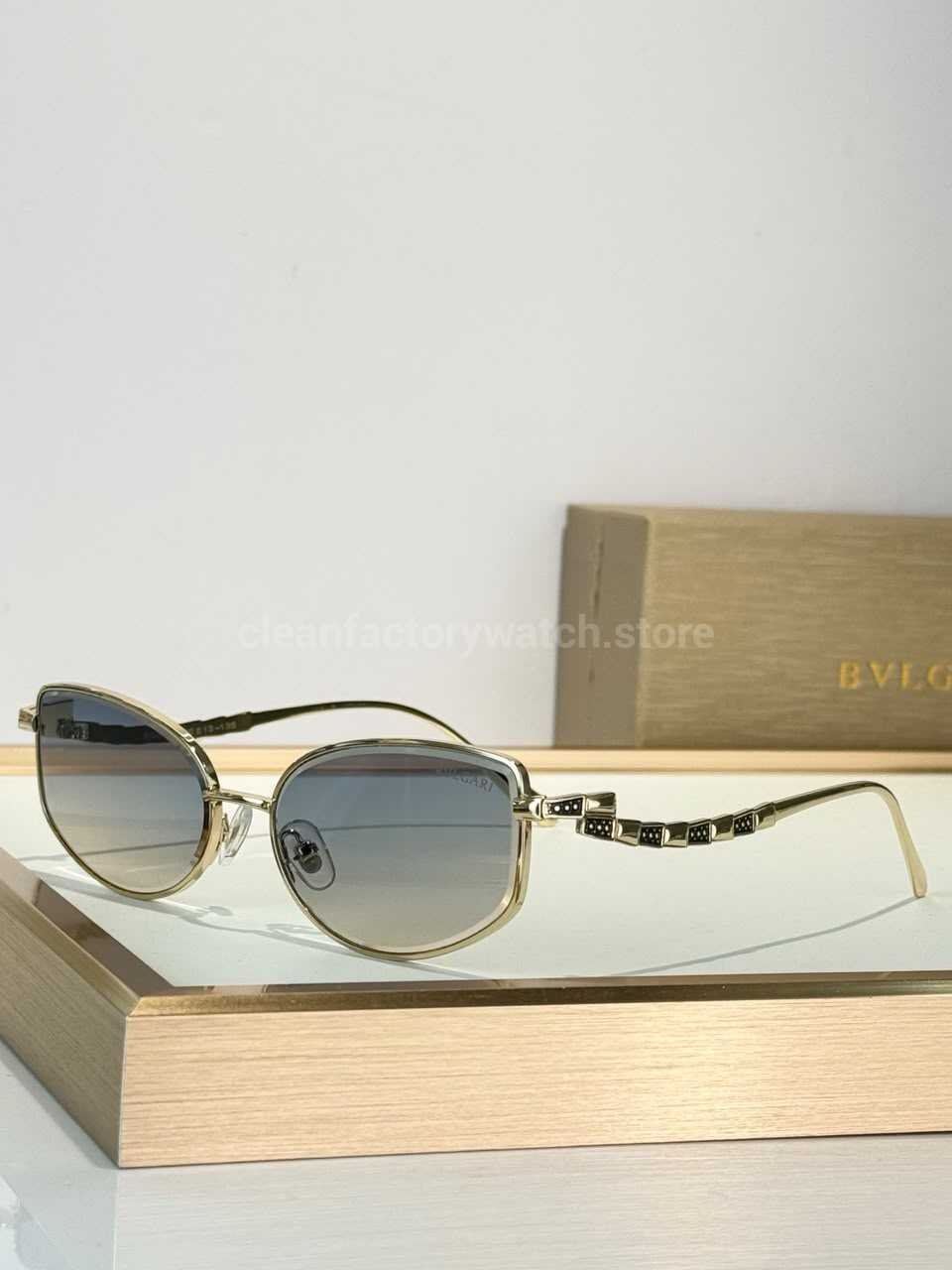 Bottega Veneta 5G587 Square Sunglasses | Light Gold Frame & Grey Gradient Lenses
