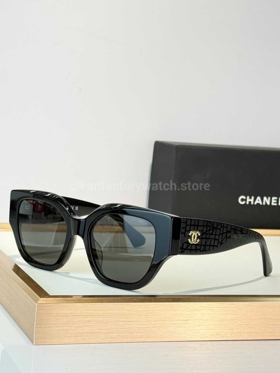 Chanel 5571 Cat-Eye Sunglasses | Black Frame & Dark Grey-Green Lenses