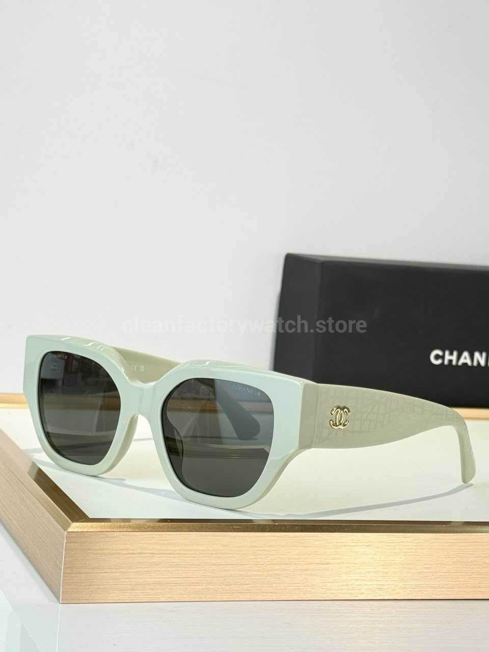Chanel 5571 Cat-Eye Sunglasses | Ivory Frame & Dark Grey-Green Lenses