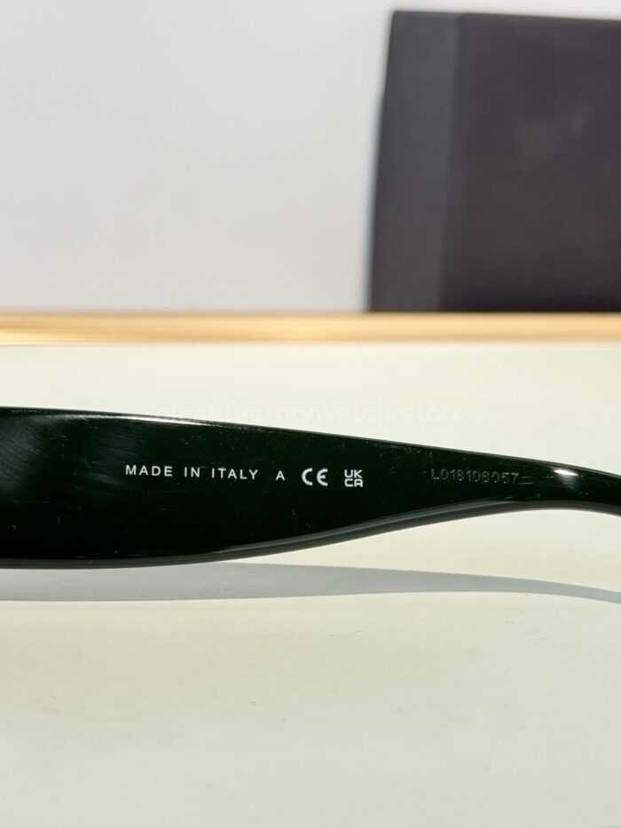 Chanel 5572 Square Sunglasses | Dark Green Frame & Olive Green Lenses - Image 8