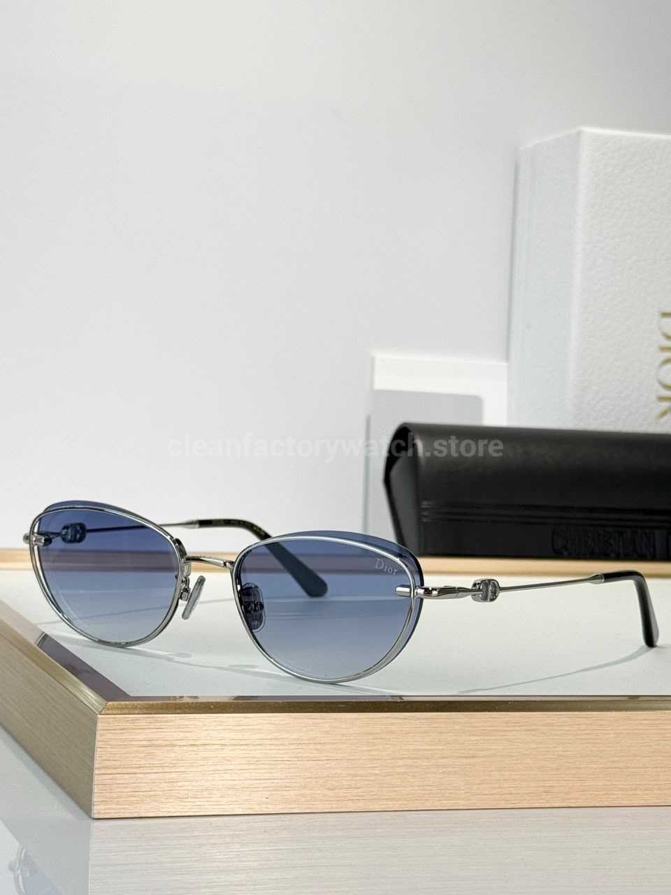 Dior Petit CD B1U Cat-Eye Sunglasses | Silver Frame with Blue-Grey Gradient Lenses