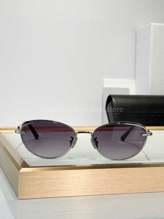 Dior Petit CD B1U Cat-Eye Sunglasses | Silver Frame with Purple-Grey Gradient Lenses - Image 3