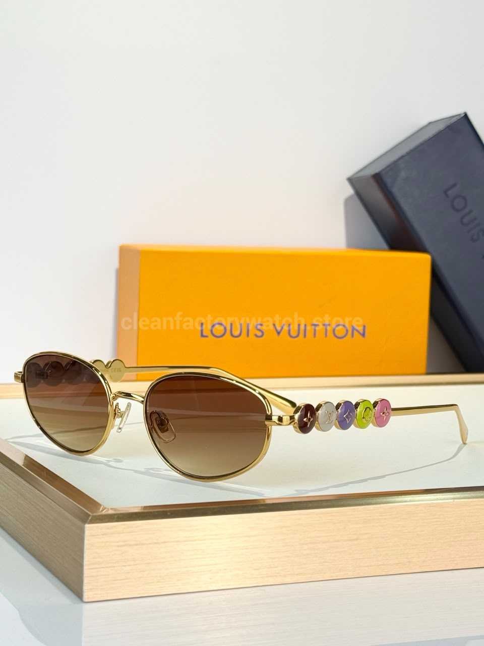 Louis Vuitton Z3179 Oval Sunglasses | Gold Frame with Brown Gradient Lenses