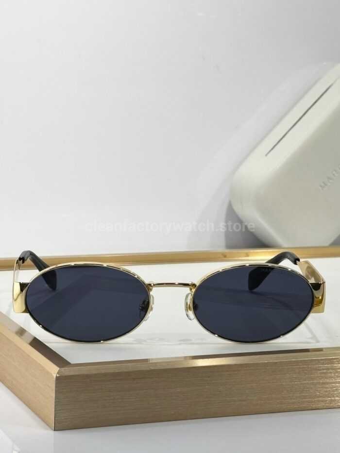 Marc Jacobs MARC 806/S Oval Sunglasses | Gold Frame & Dark Blue Lenses - Image 3