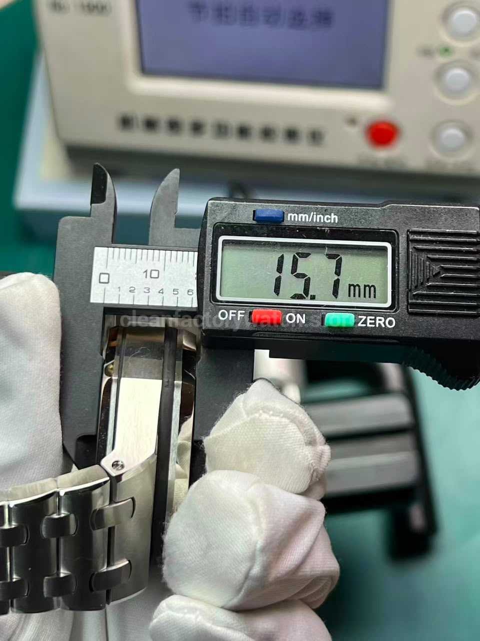 TK Factory AP Royal Oak Offshore 26470ST 15.7mm Thickness Measurement