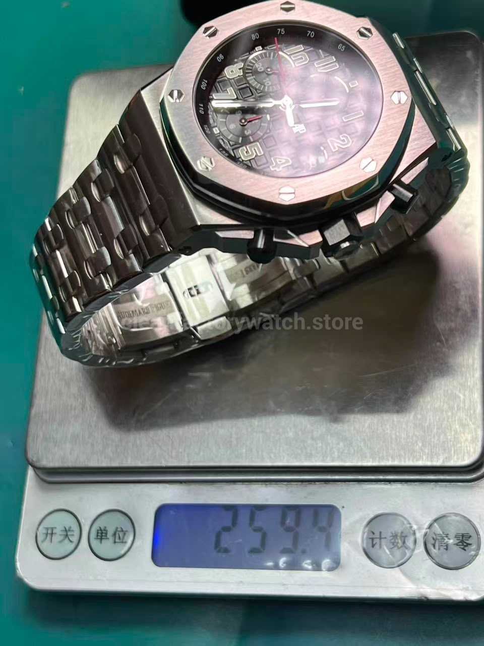 TK Factory Royal Oak Offshore 26470ST 259.4g Weight Measurement